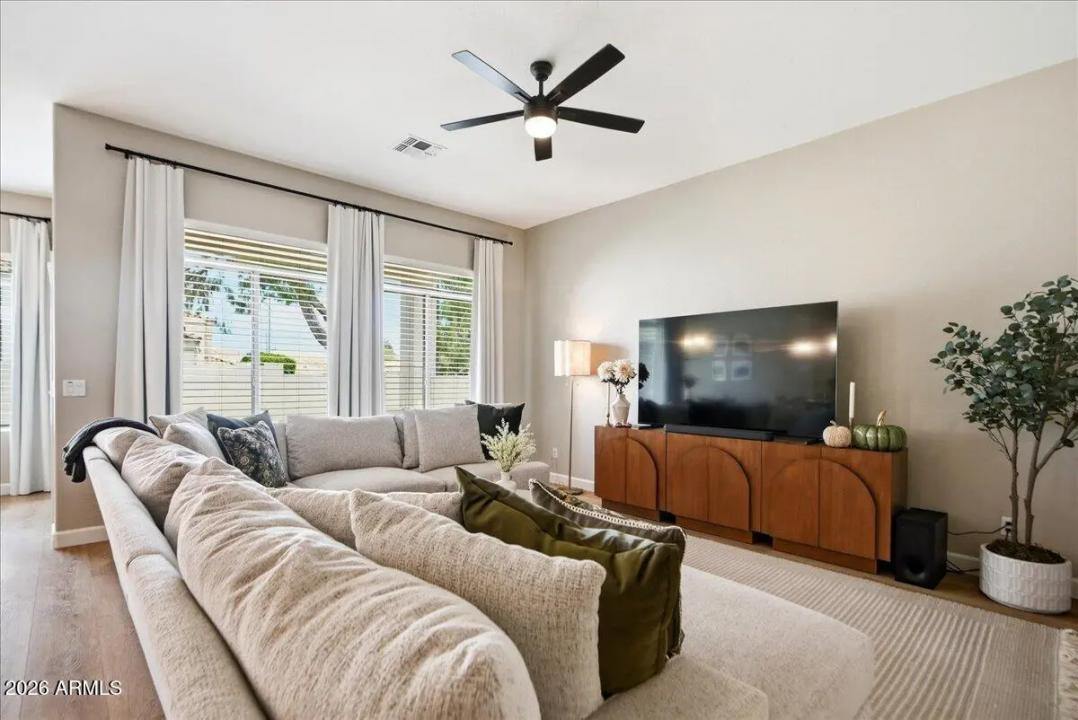 Real Estate Picture 13