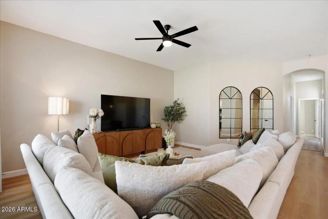 Real Estate Picture 14