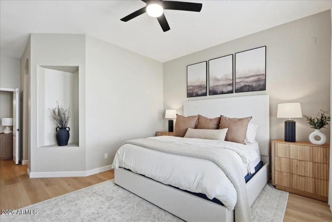 Real Estate Picture 4