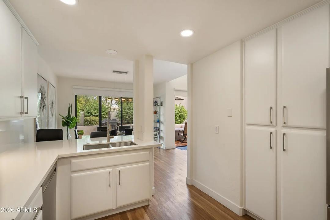 Real Estate Picture 6