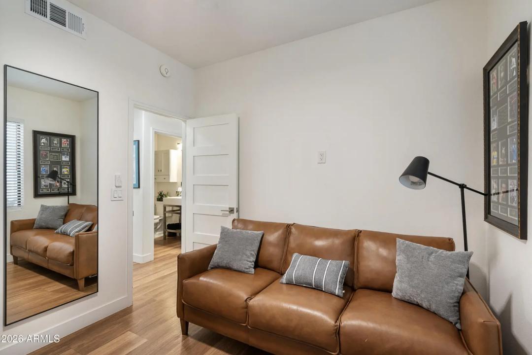 Real Estate Picture 17