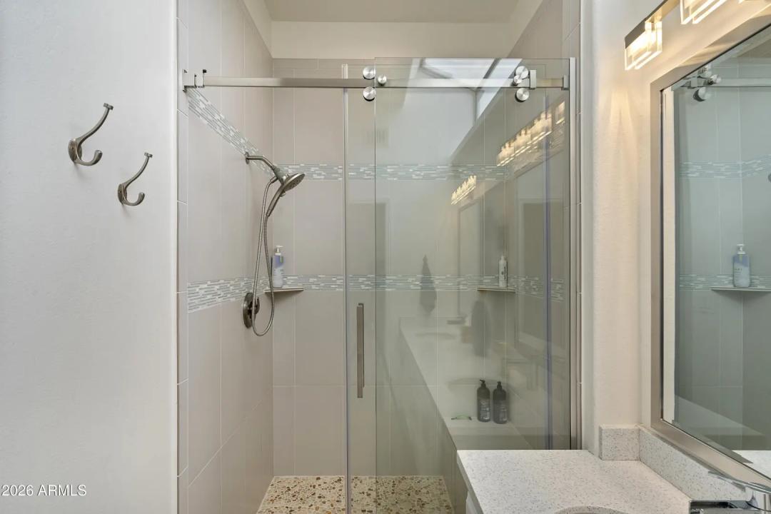 Real Estate Picture 12