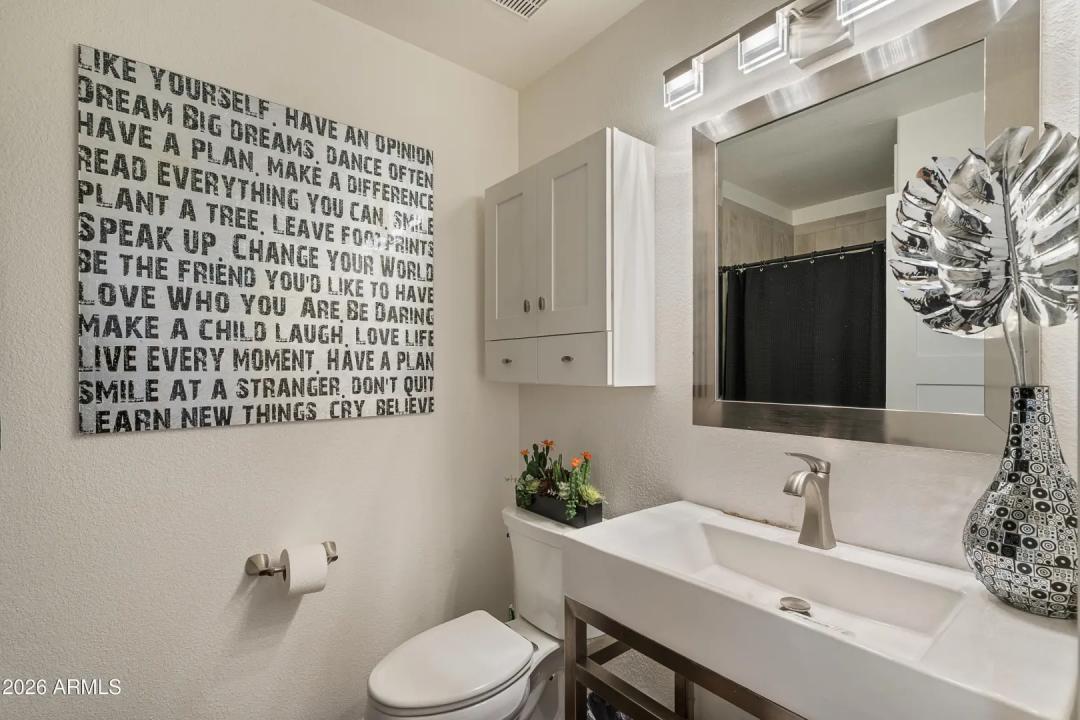 Real Estate Picture 18
