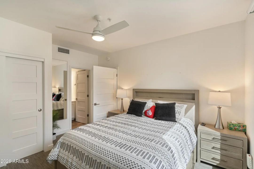 Real Estate Picture 14