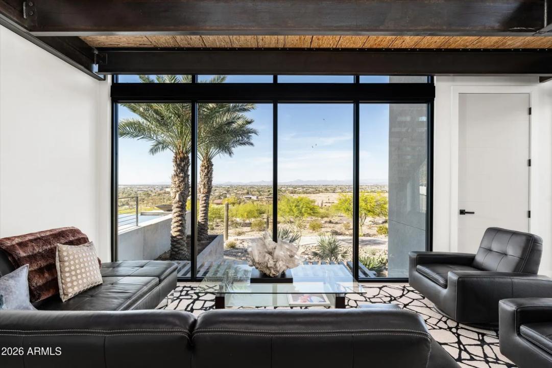 Real Estate Picture 14