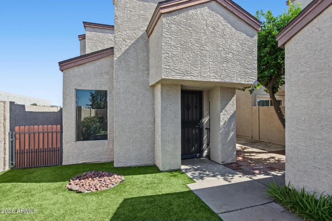 Real Estate Picture 5