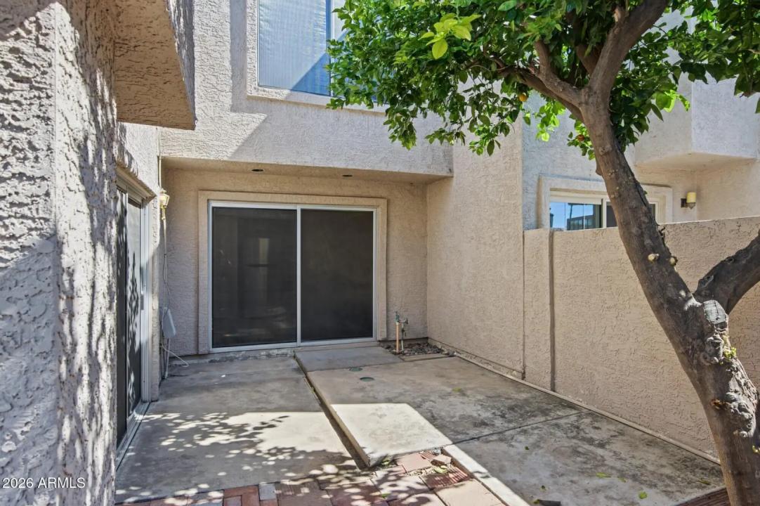Real Estate Picture 8