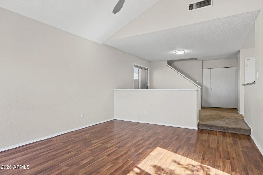 Real Estate Picture 12