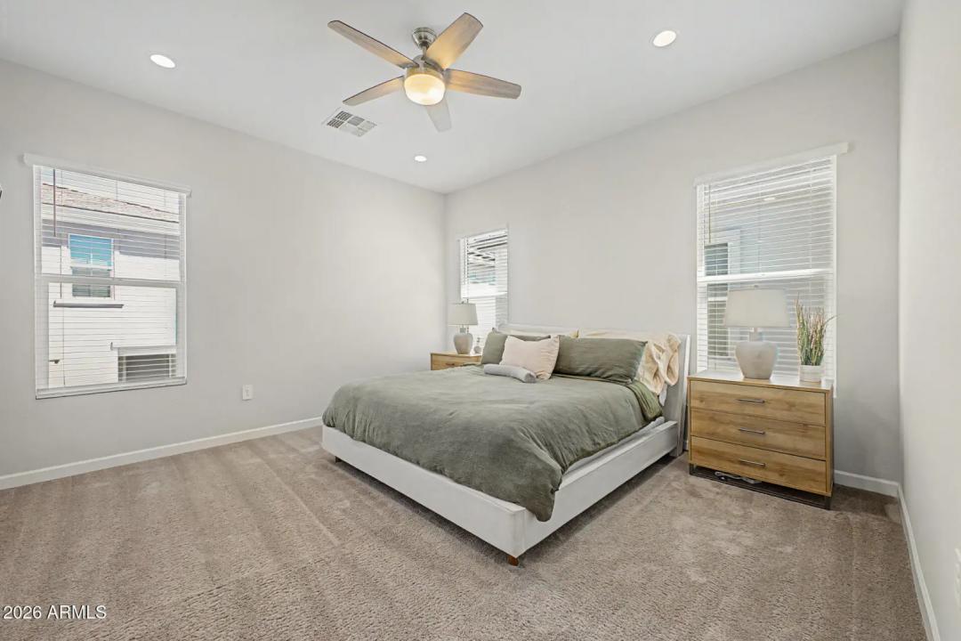 Real Estate Picture 12