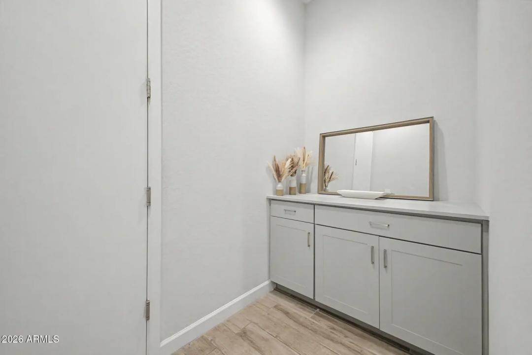 Real Estate Picture 24