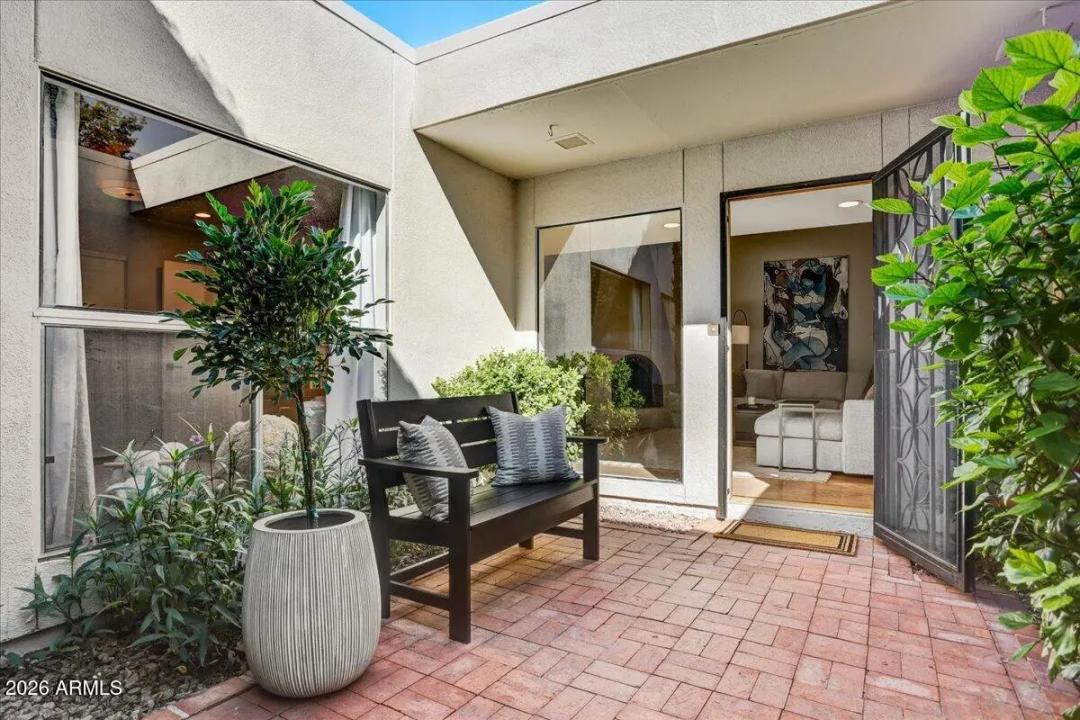 Real Estate Picture 3