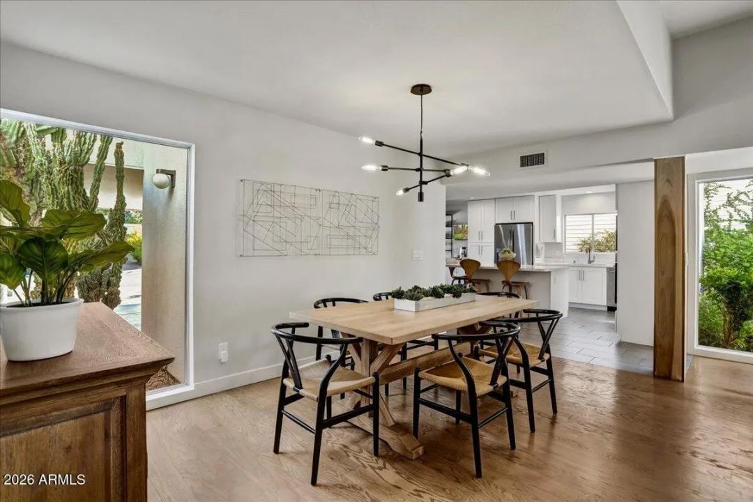 Real Estate Picture 11
