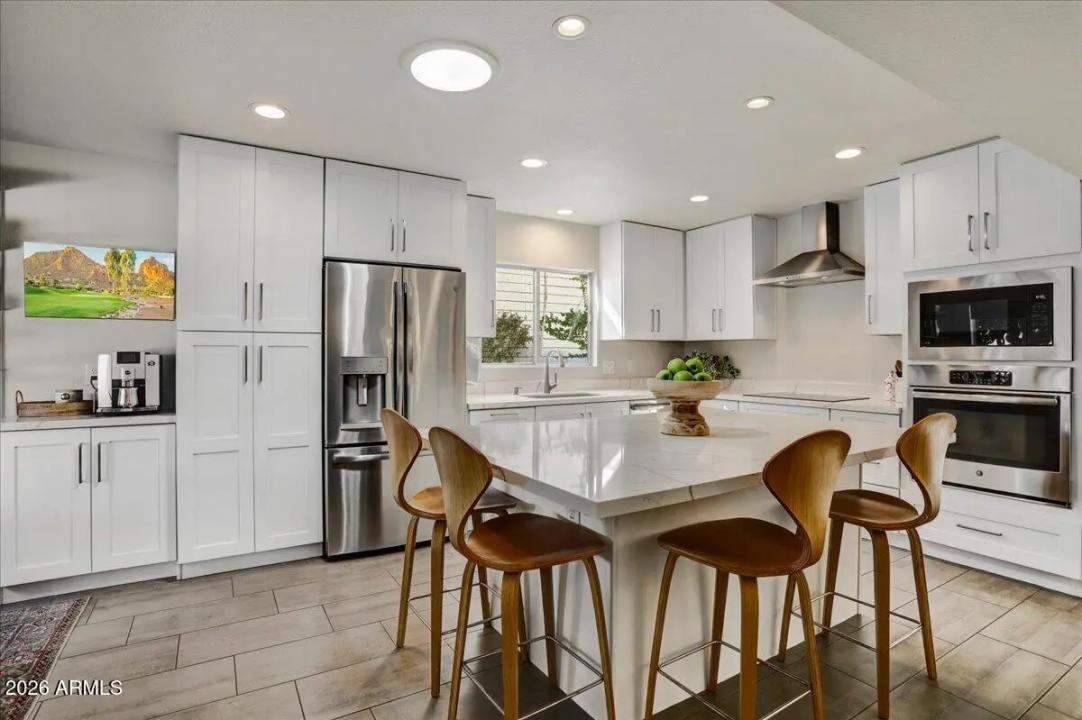 Real Estate Picture 6