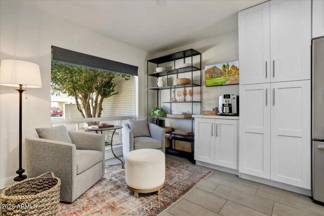 Real Estate Picture 8