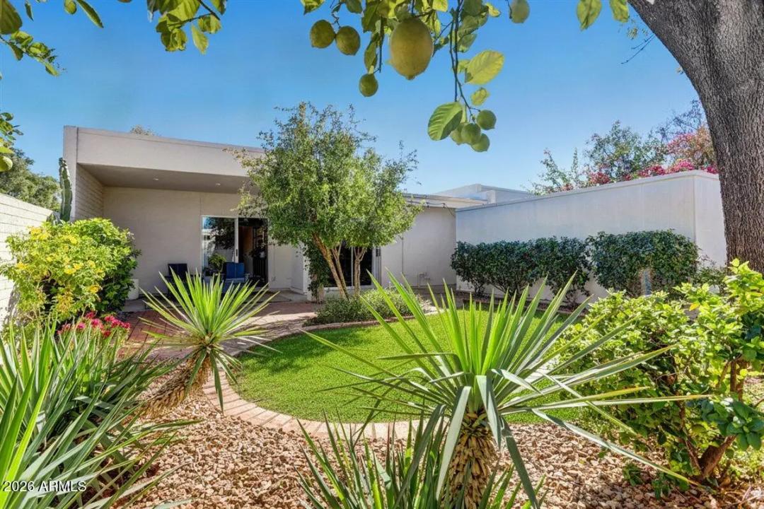 Real Estate Picture 25