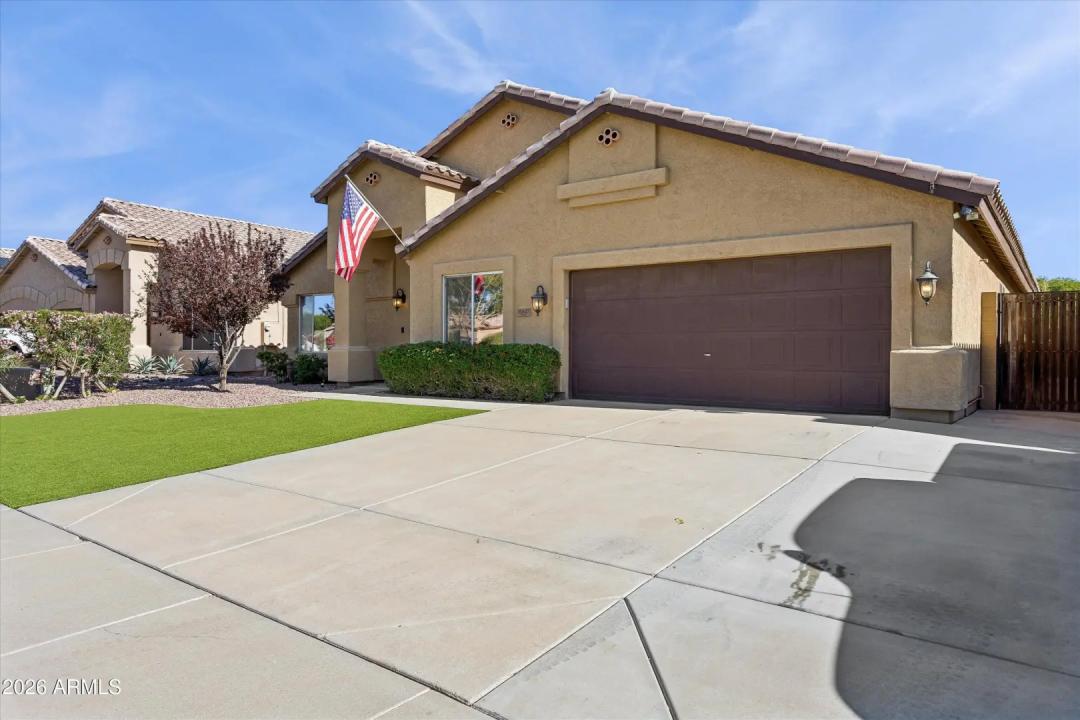 Real Estate Picture 4
