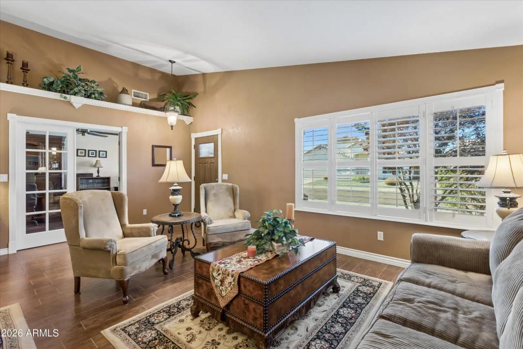 Real Estate Picture 7