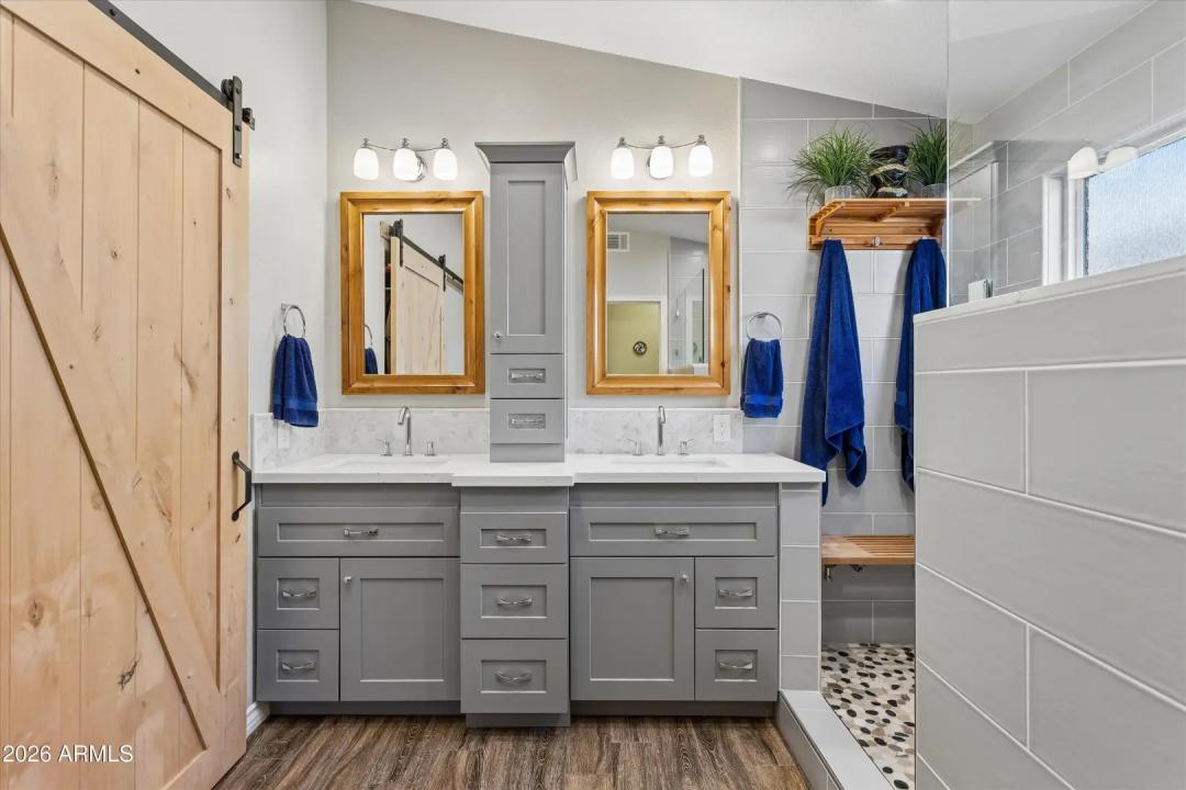 Real Estate Picture 17