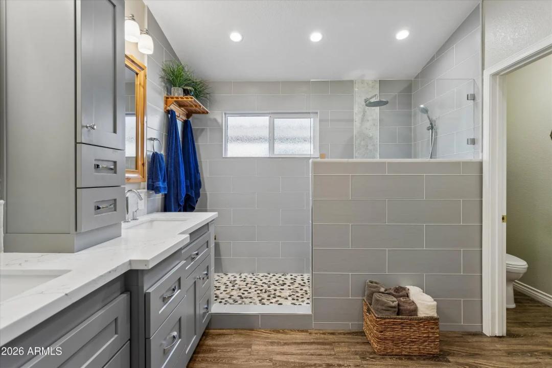 Real Estate Picture 19