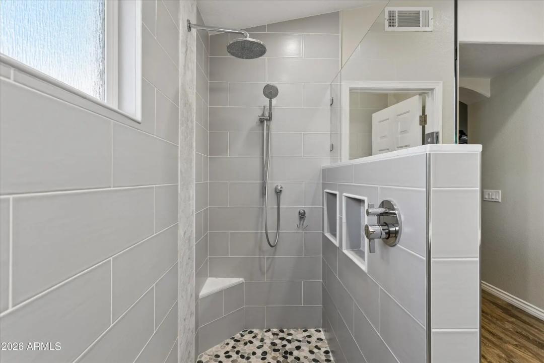 Real Estate Picture 20