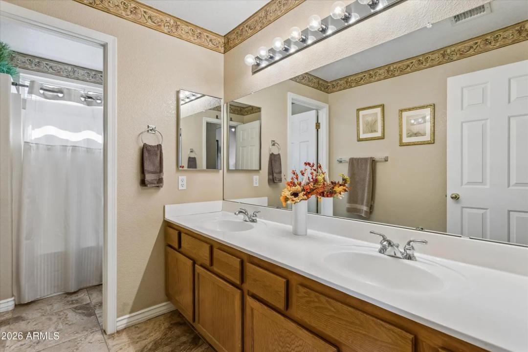Real Estate Picture 25
