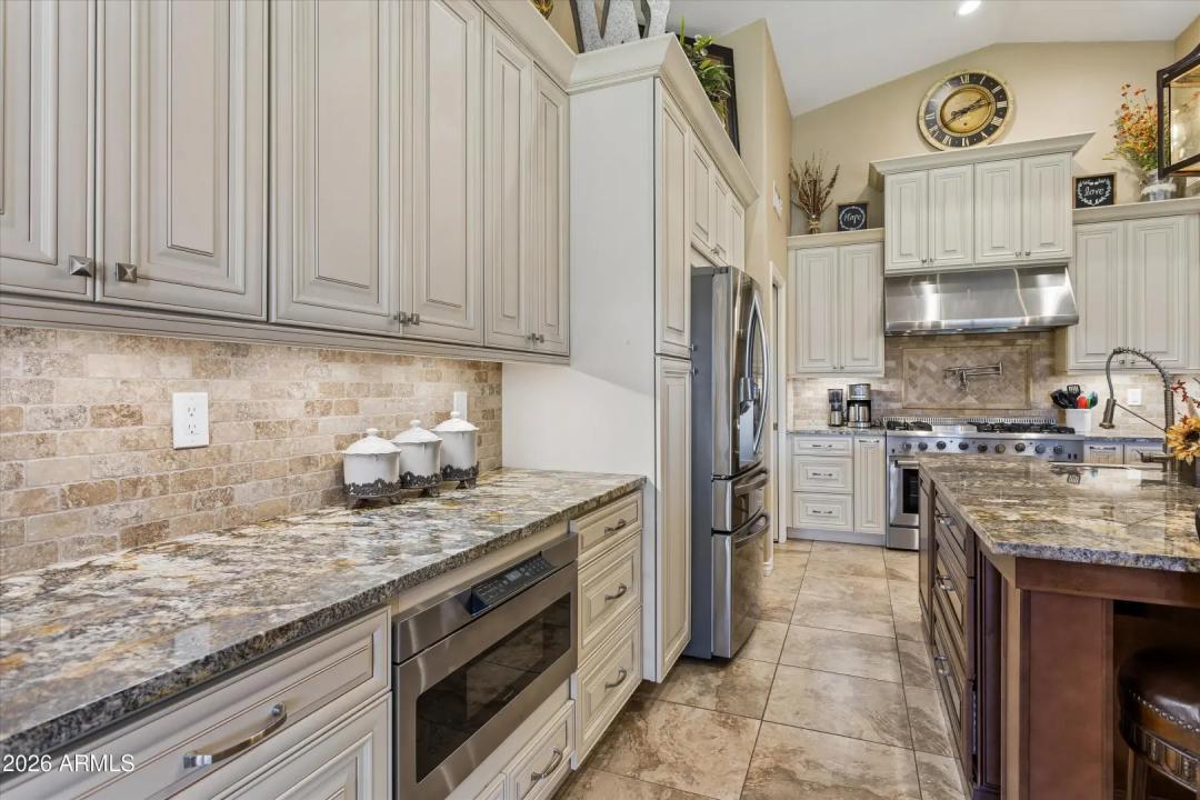 Real Estate Picture 30