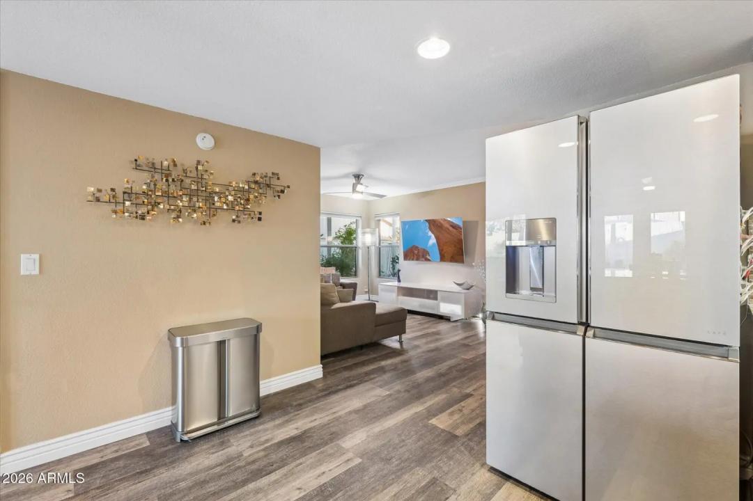 Real Estate Picture 8