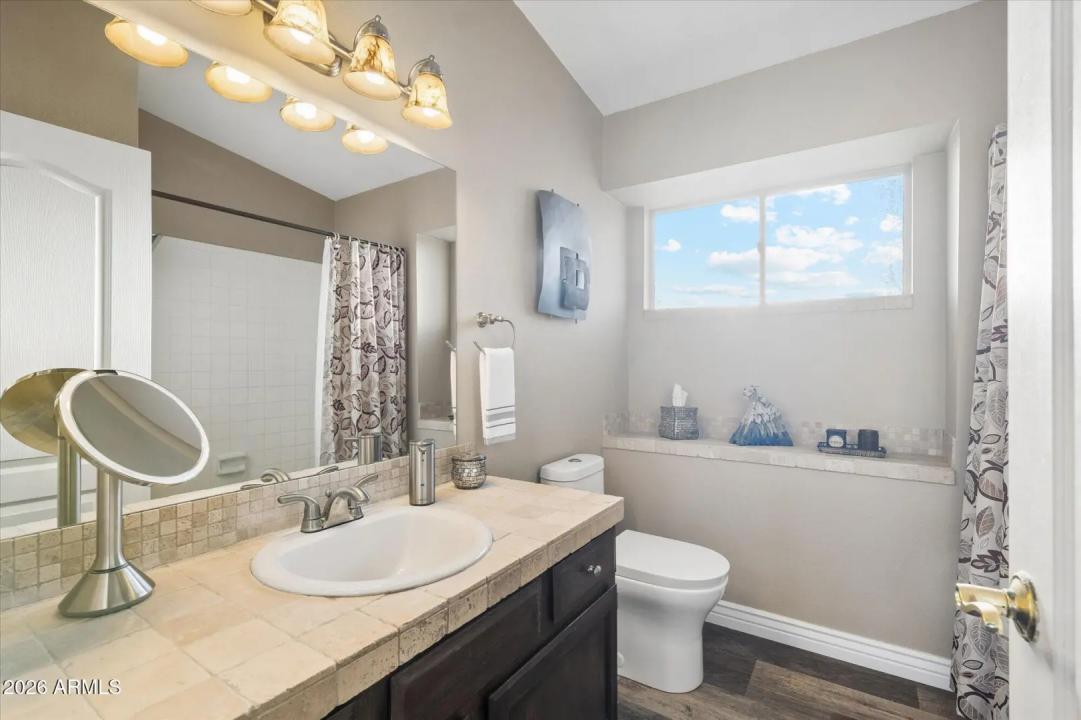Real Estate Picture 13