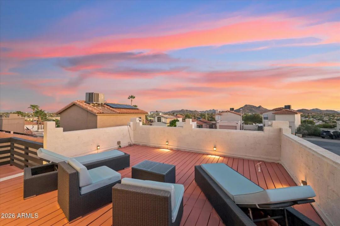 Real Estate Picture 3