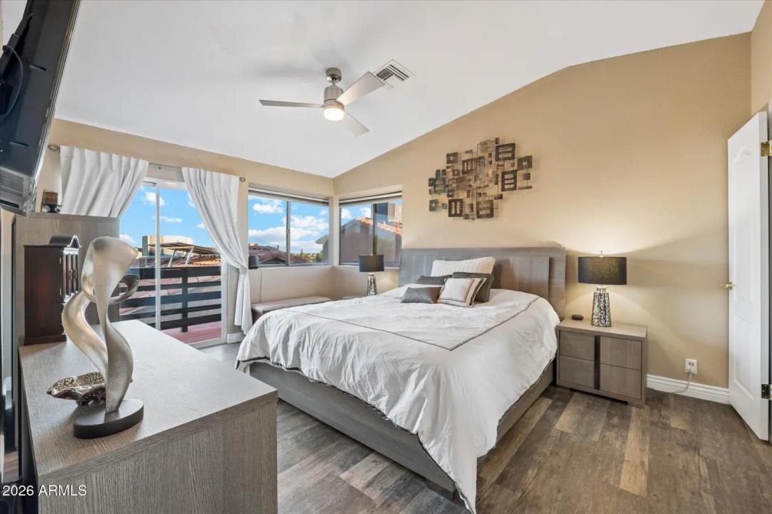 Real Estate Picture 12