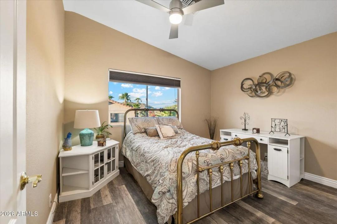Real Estate Picture 14