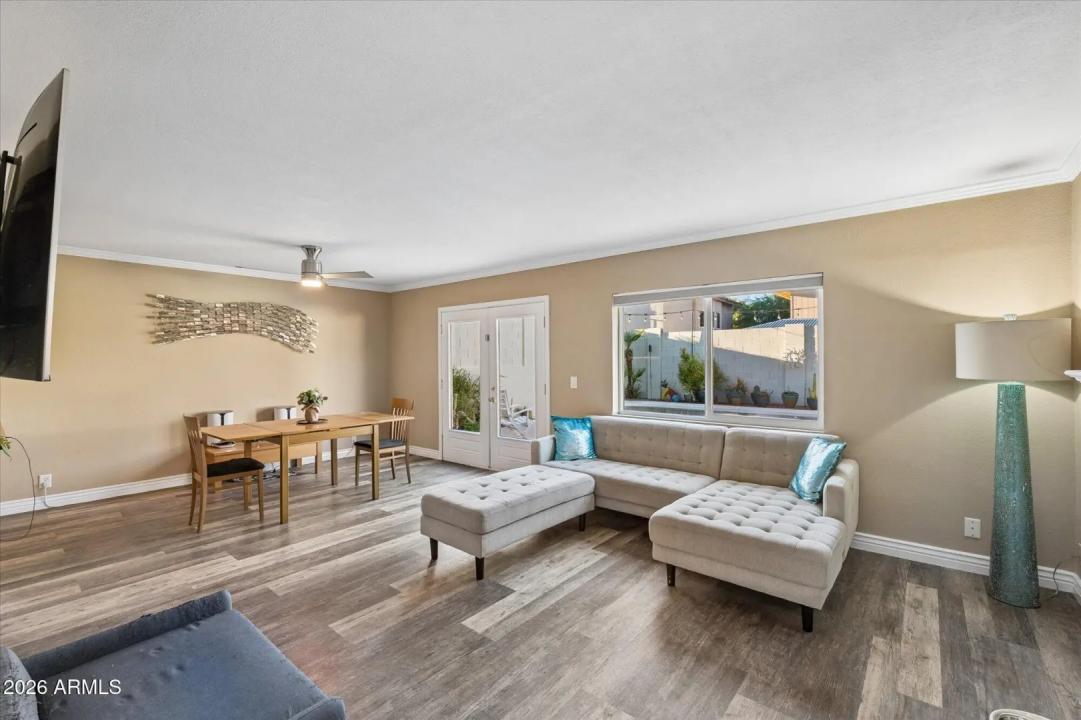 Real Estate Picture 7