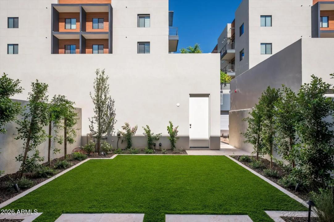 Real Estate Picture 43