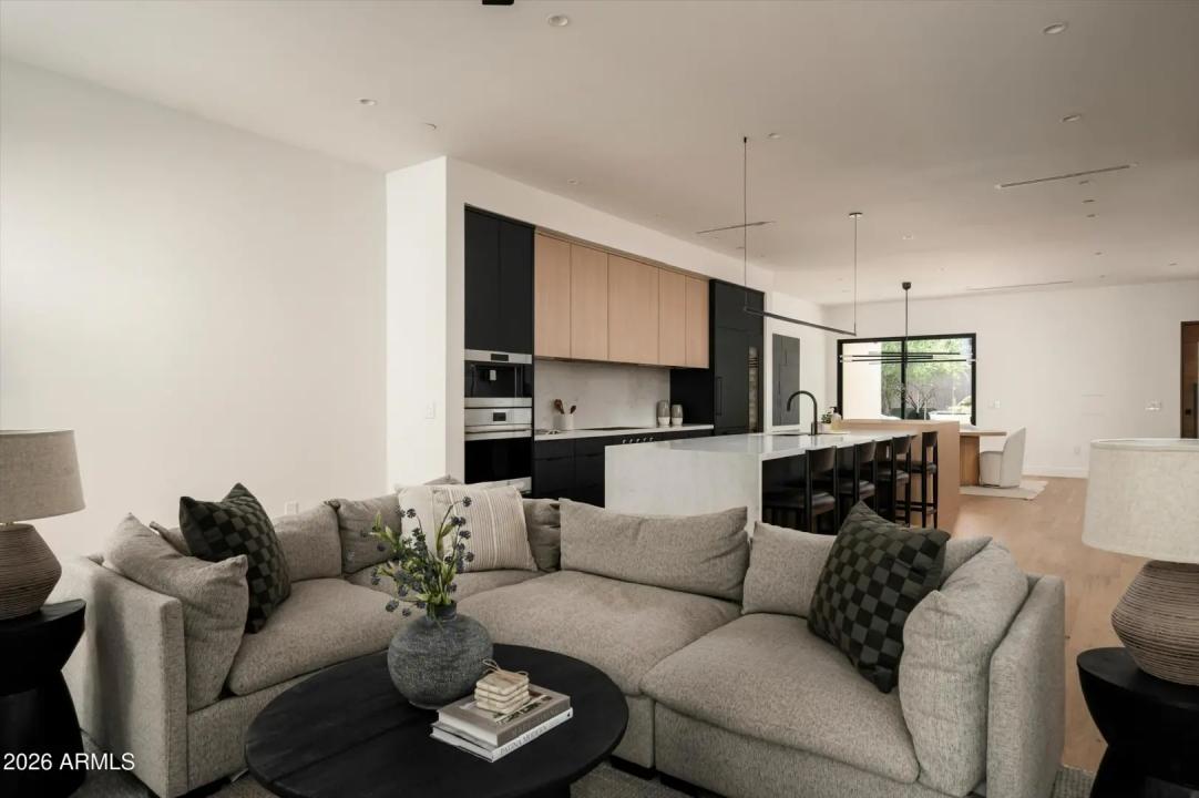 Real Estate Picture 17