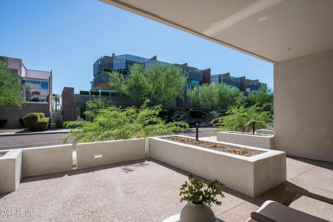 Real Estate Picture 6