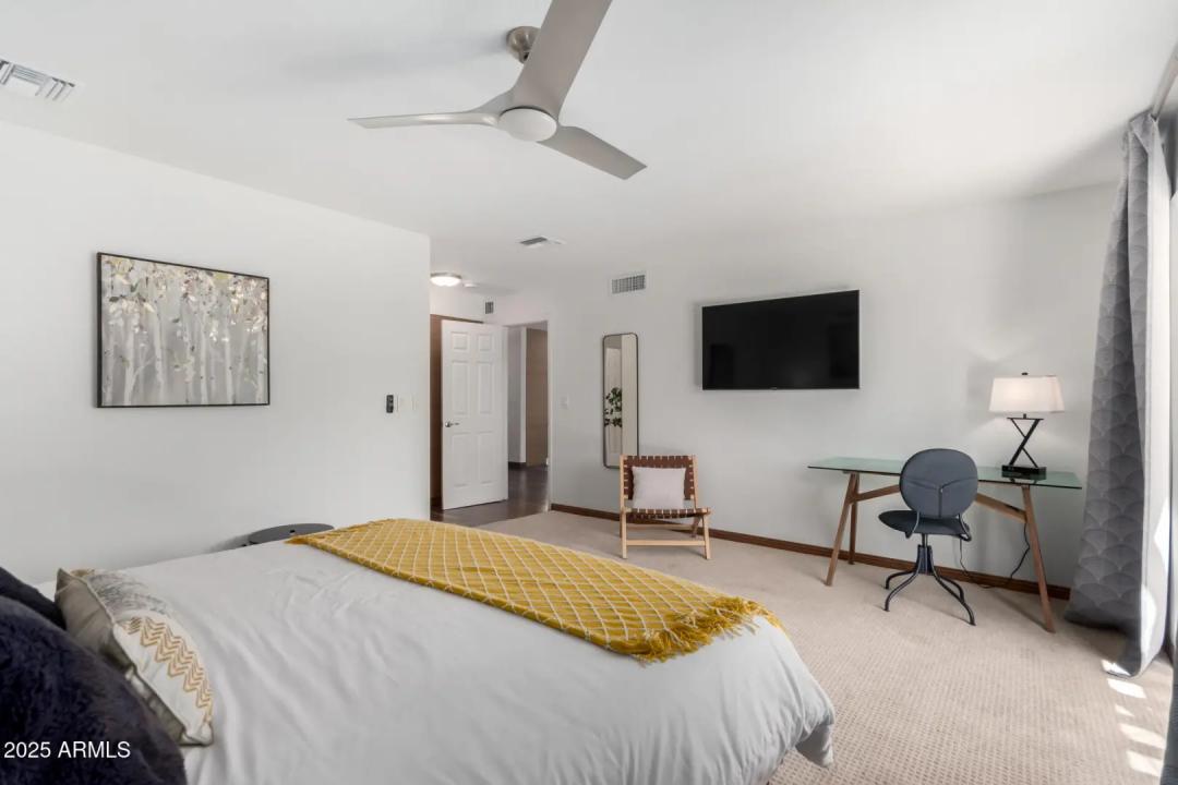 Real Estate Picture 13