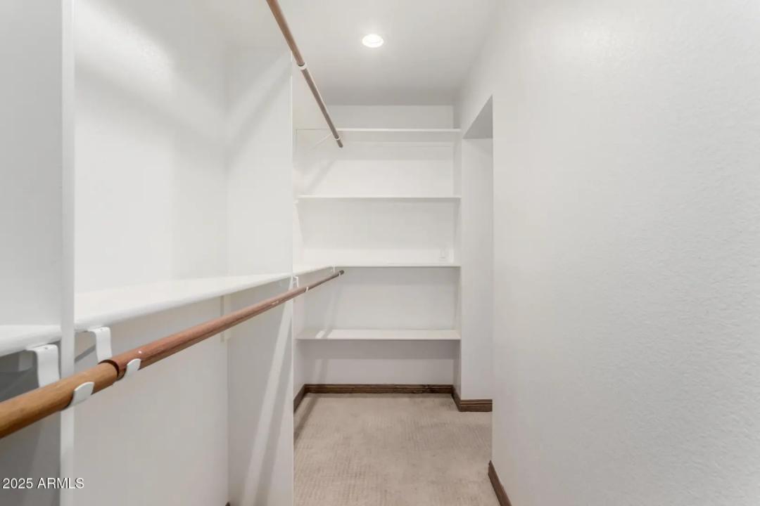 Real Estate Picture 14