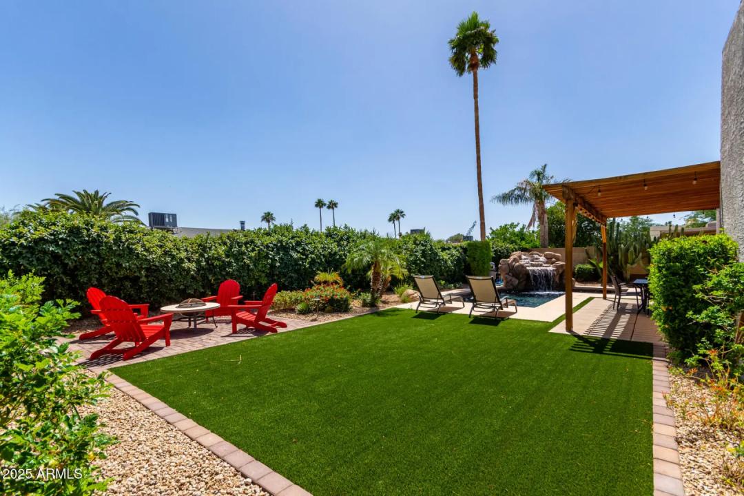 Real Estate Picture 6