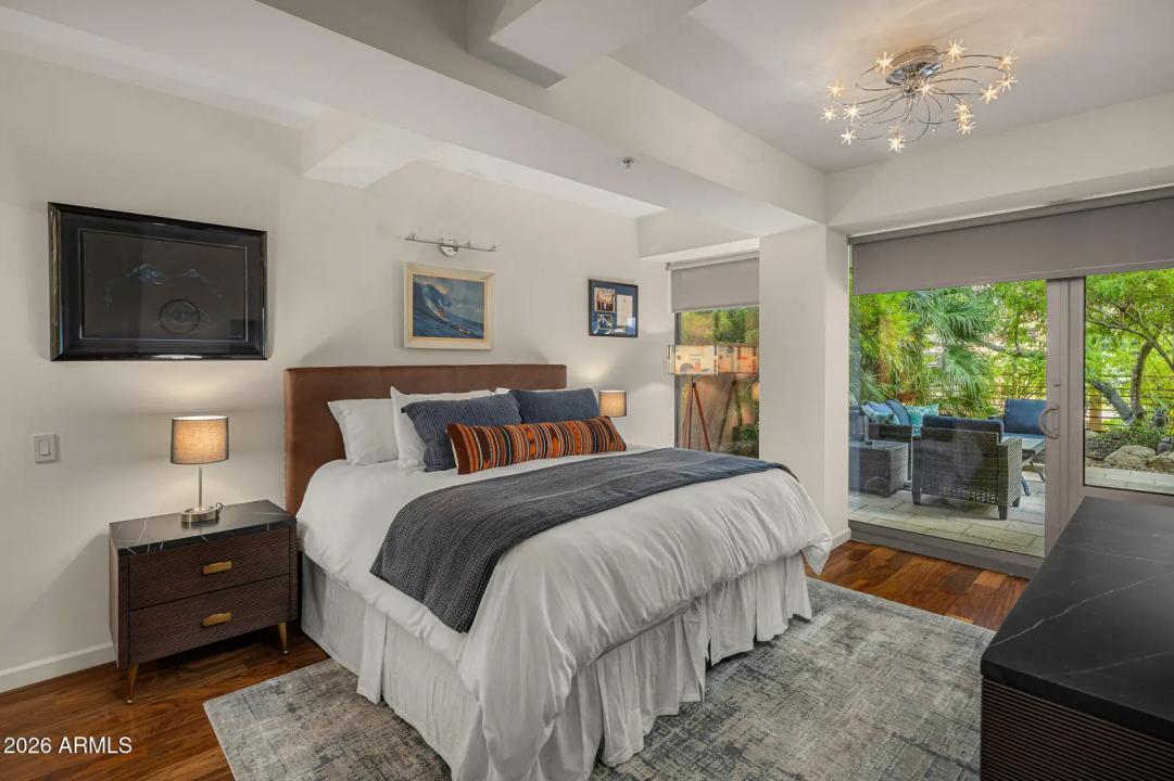 Real Estate Picture 8