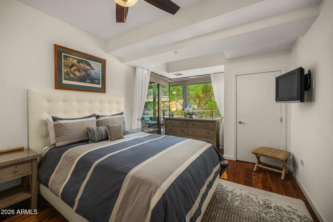 Real Estate Picture 12