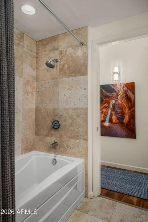 Real Estate Picture 14