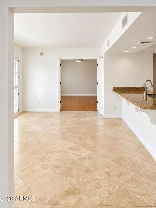 Real Estate Picture 4