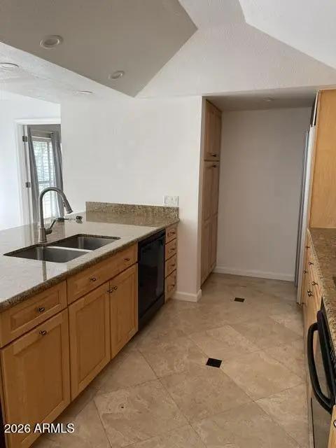 Real Estate Picture 7