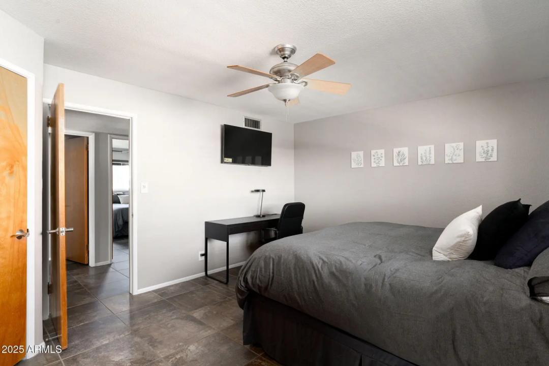 Real Estate Picture 9