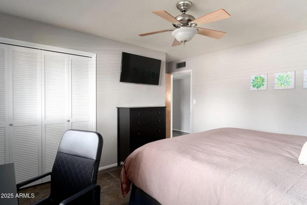 Real Estate Picture 15