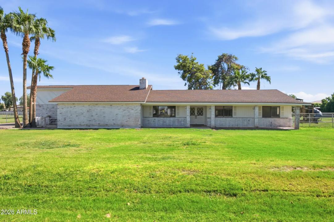 Real Estate Picture 4