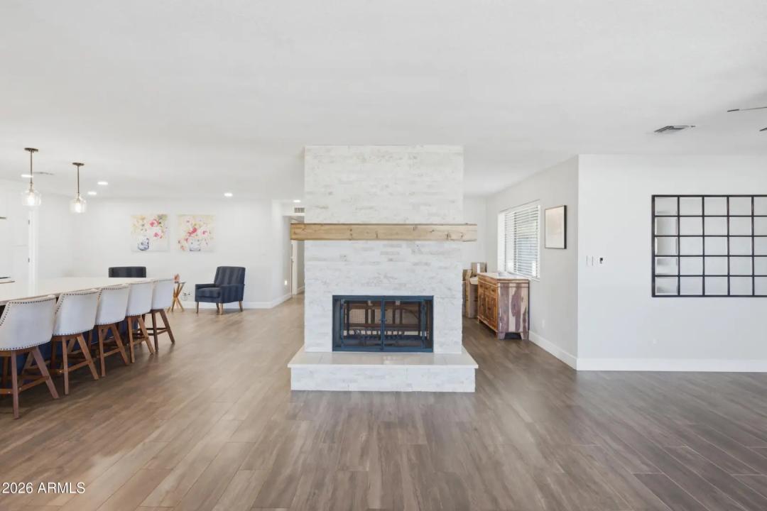 Real Estate Picture 13