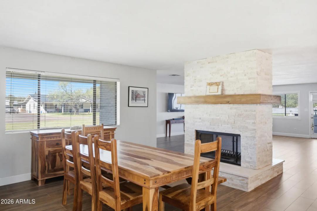 Real Estate Picture 11
