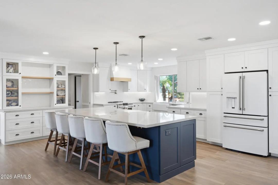 Real Estate Picture 7