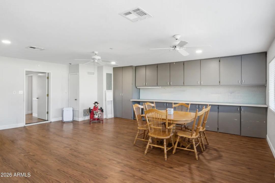 Real Estate Picture 16